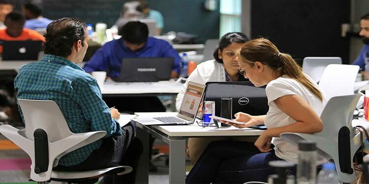 دفتر کار شناور در دبی