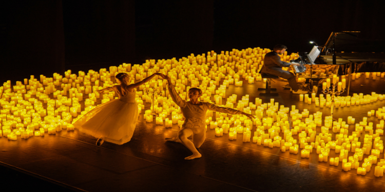 کنسرت آثار کلاسیک شوپن در میان هزاران شمع