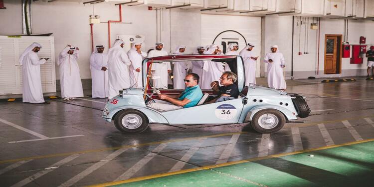 100 ماشین خاص در اولین مسابقه ماشین های کلاسیک دبی