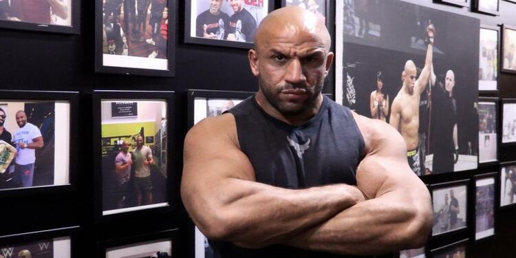 پست تام خان در اینستاگرام در مورد عالیجناب شیخ محمد