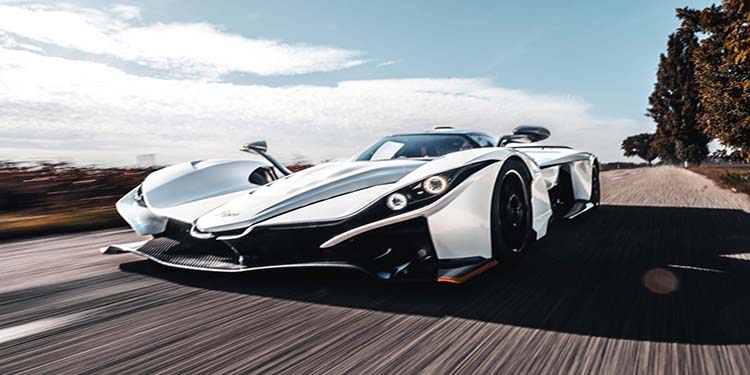 ماشین پراگا بوهیما در دبی رونمایی شد