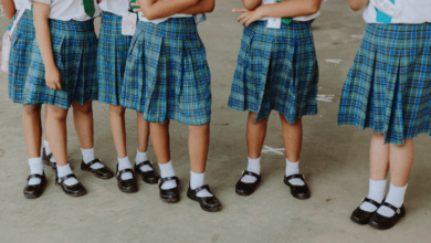 والدین از 300 تا 5000 درهم برای یونیفرم دانش آموزان هزینه می کنند