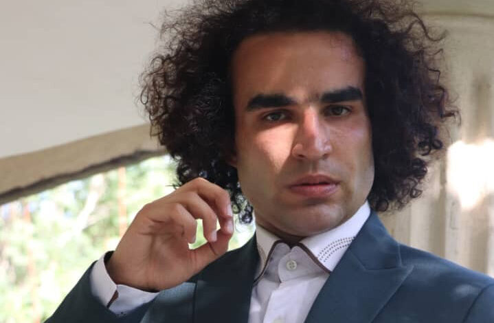 آقای علی تیموری یکی از هنرمندان شایسته تئاتر در دبی