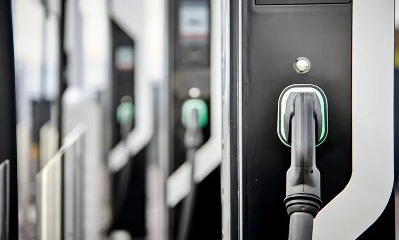 اتصالات از آغاز به کار شبکه ی شارژ خودرو برقی خبر داد