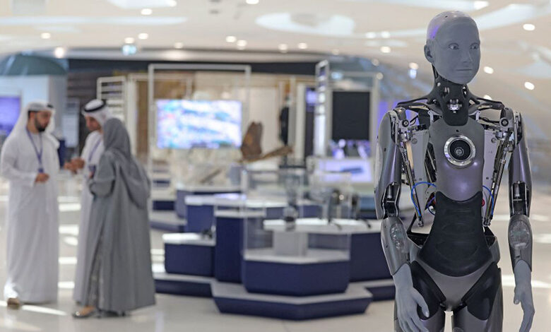 امارات افرادی که هوش مصنوعی شغلشان را گرفته آموزش می‌دهد