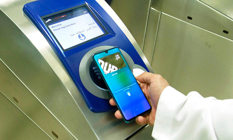 پرداختن هزینه متروی دبی، با گوشی های سامسونگ