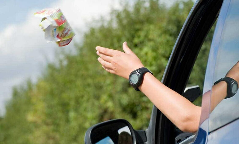 بیرون انداختن زباله از ماشین 1000 درهم جریمه دارد