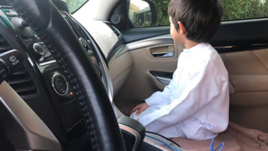 نشستن کودکان زیر 10 سال روی صندلی شاگرد 400 درهم جریمه دارد