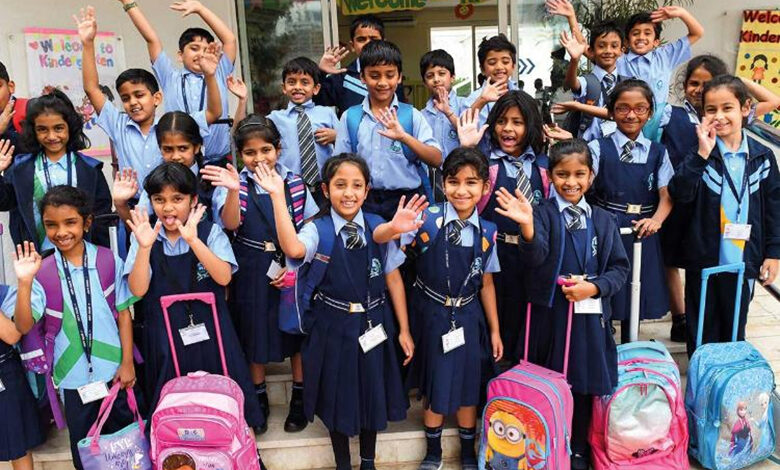 فهرست مدارس دبی که از KHDA رتبه خیلی خوب را گرفته اند