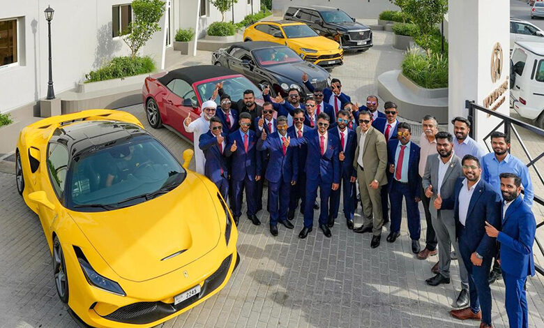 شانزده کارگر در دبی برای یک روز میلیونر شدند