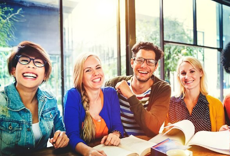 قوانین کارآموزی در امارات: ساعت کاری، محدودیت سنی و شغلی