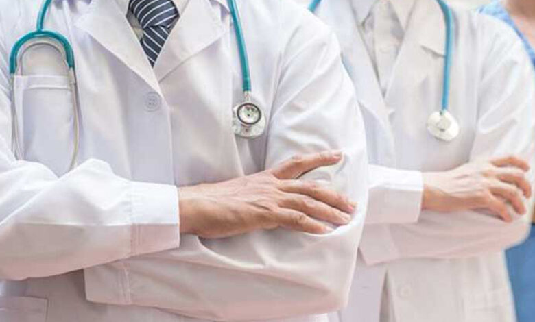 بیمارستان های امارات نیروهای بیشتر با حقوق های بالاتر از قبل جذب می کنند