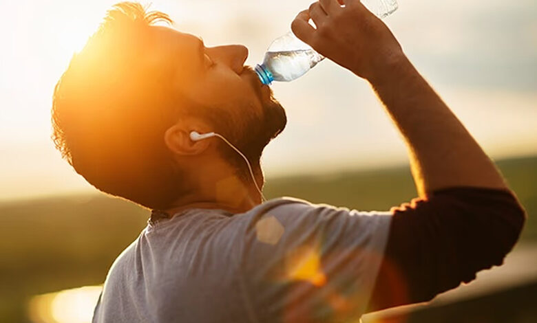 روزانه در دبی چه میزان آب باید بنوشیم؟