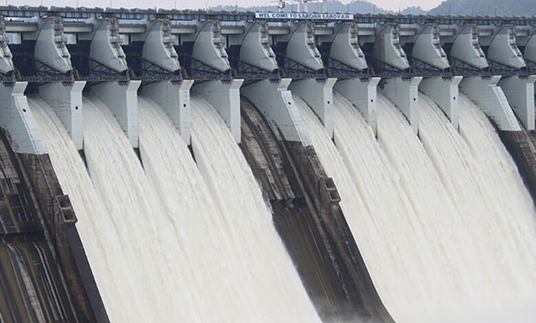 امارات می خواهد بیش از 10 سد و کانال آب بسازد