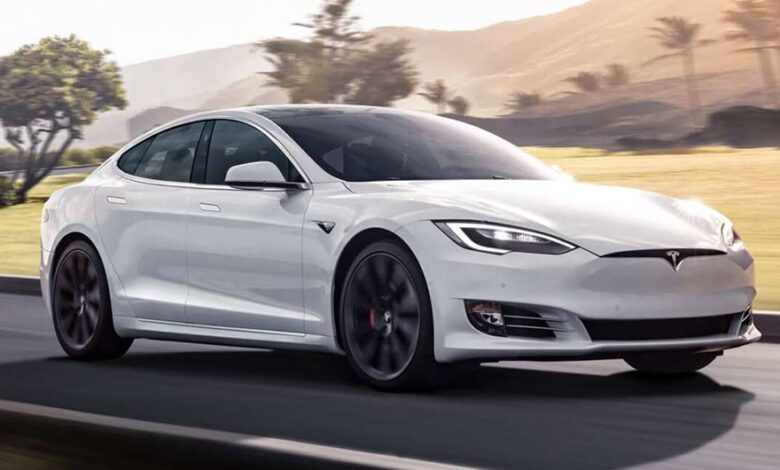 آیا بازار خرید خودروهای برقی در امارات داغ می شود؟