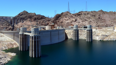 دبی تولید برق از آب پشت سد را شروع می کند