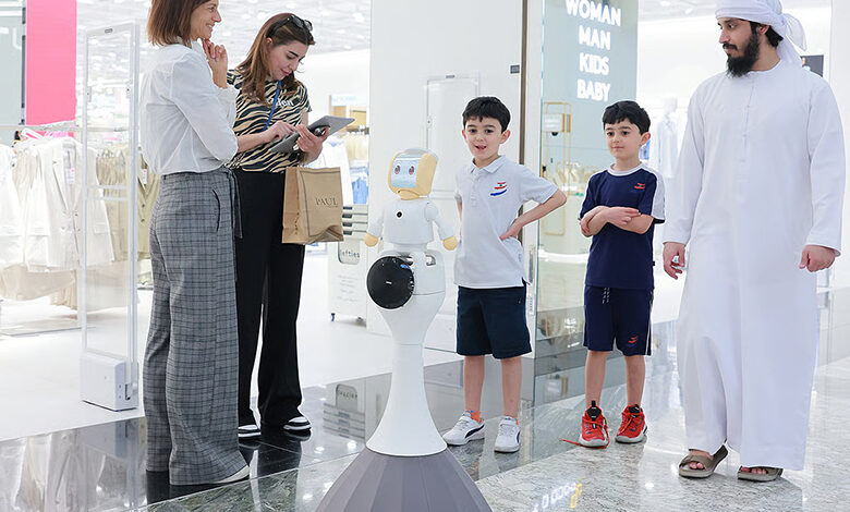 ربات های دستیار خرید در سیتی سنتر مردف